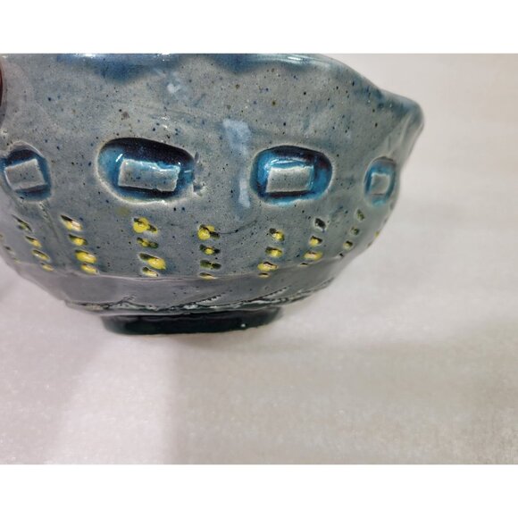 Pottery Bowl Textured Berries Fruit 7-1/2" Blue Gray Yellow Flower Stamp - Picture 4 of 6